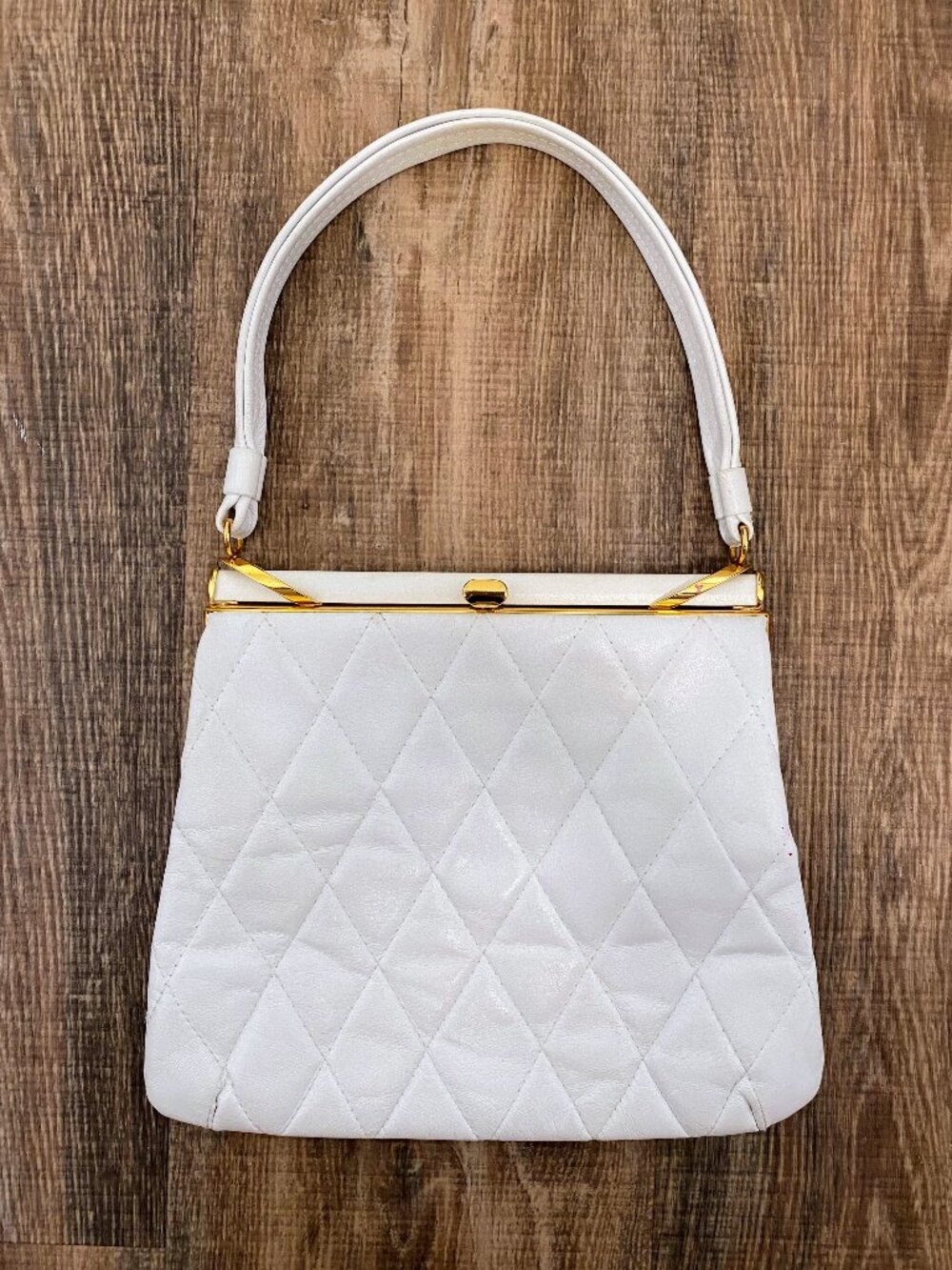 Vintage White Quilted Leather Handbag w/ Snap Clasp / 60s / 11 x 9